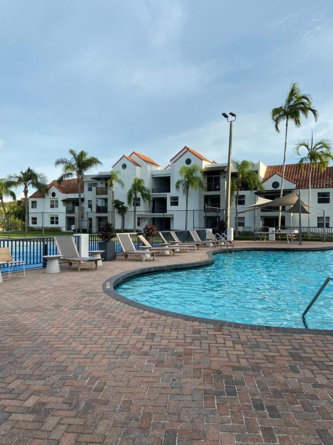 Dharma Home Suites Dania Beach At Sheridan Ocean Club Екстер'єр фото
