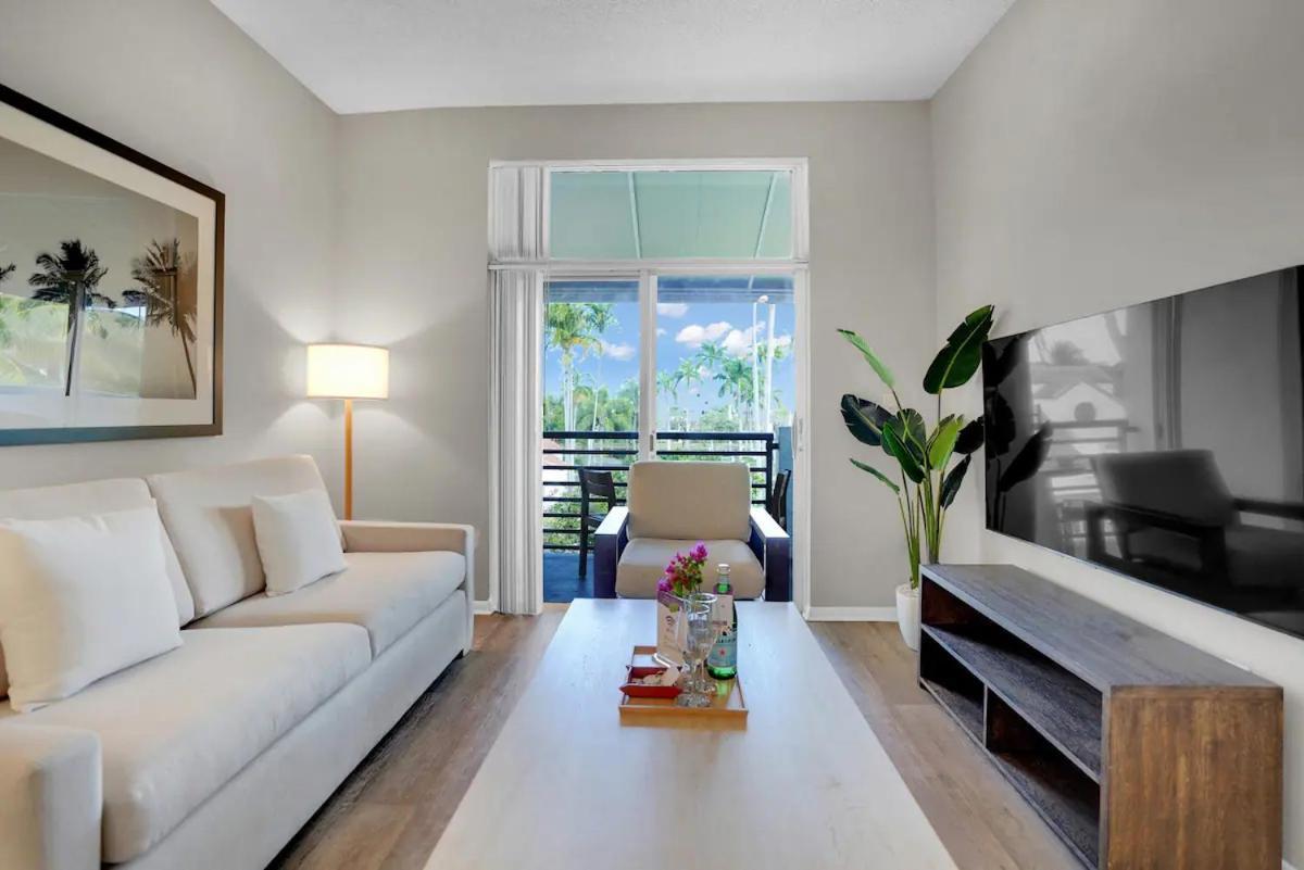 Dharma Home Suites Dania Beach At Sheridan Ocean Club Екстер'єр фото