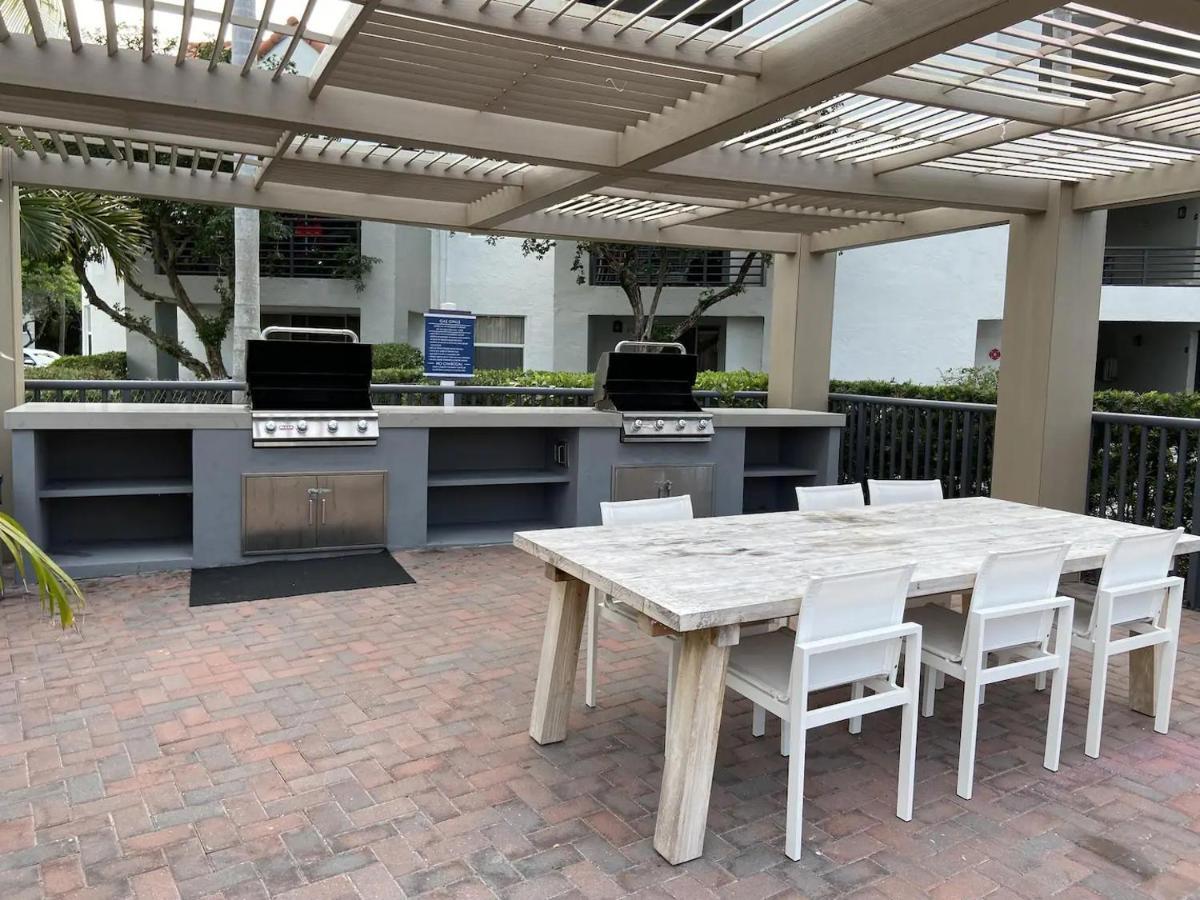 Dharma Home Suites Dania Beach At Sheridan Ocean Club Екстер'єр фото